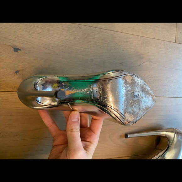 FOOTBALL SUNDAY SALE Balmain Heels - Picture 4 of 4